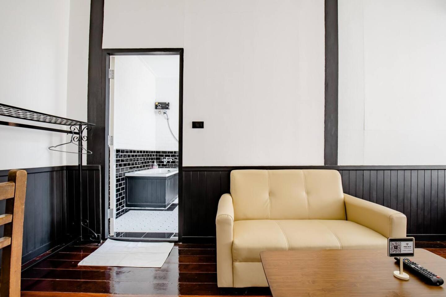 Haheng House Hotel Банкок Екстериор снимка